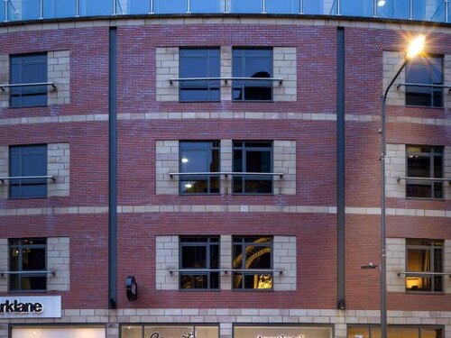 Гостиница Roomzzz Leeds City в Лидсе