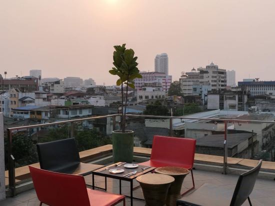 Фото 4 Monkeys Hotel