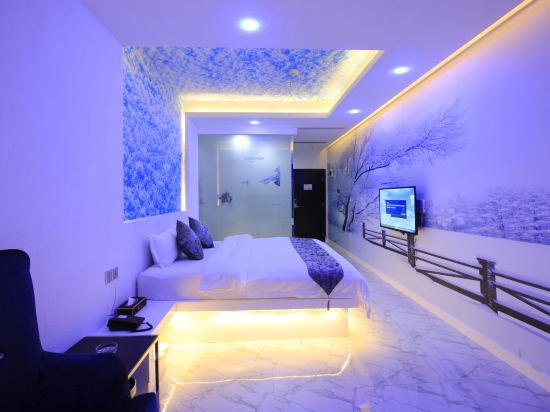 Фото Moon Theme Hotel