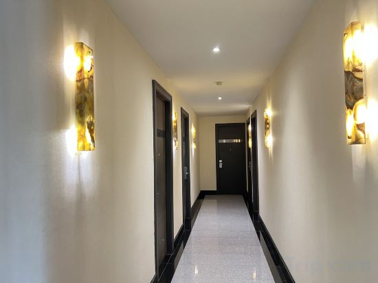 Фото Sukhothai Hotel and Residence