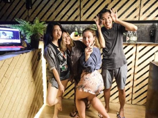 Фото Hugger Hostel - Adults Only