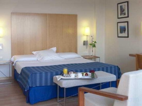 Фото Hotel Catalonia Barcelona Beach