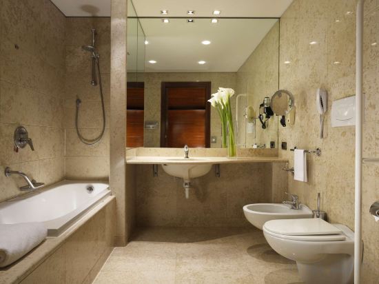 Фото UNAHOTELS Cusani Milano