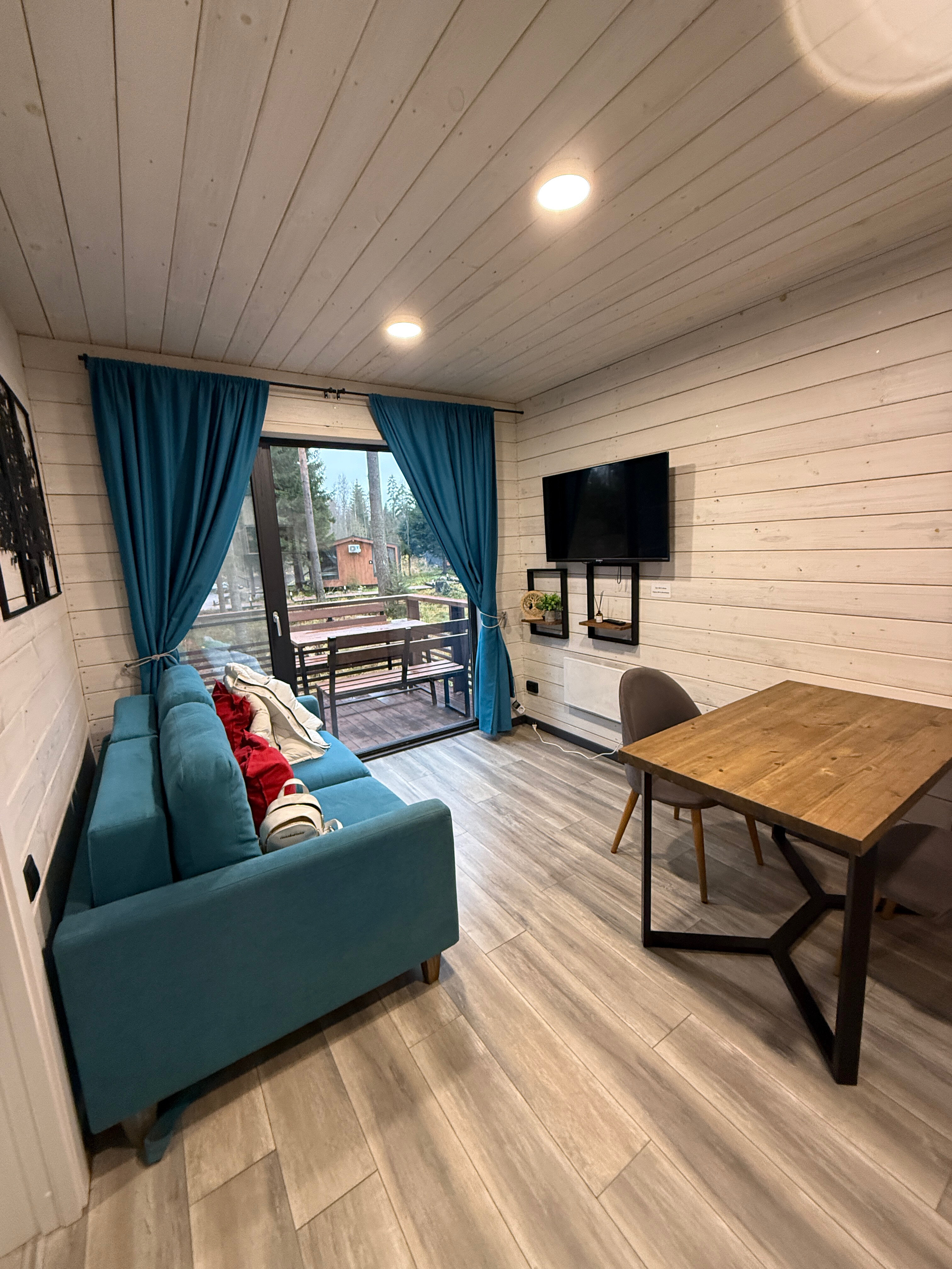 Фото Klever House, Стеклянный Ручей