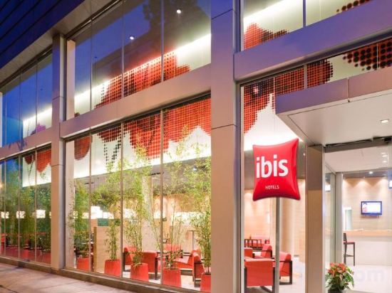 Фото Ibis Barcelona Plaza Glories 22