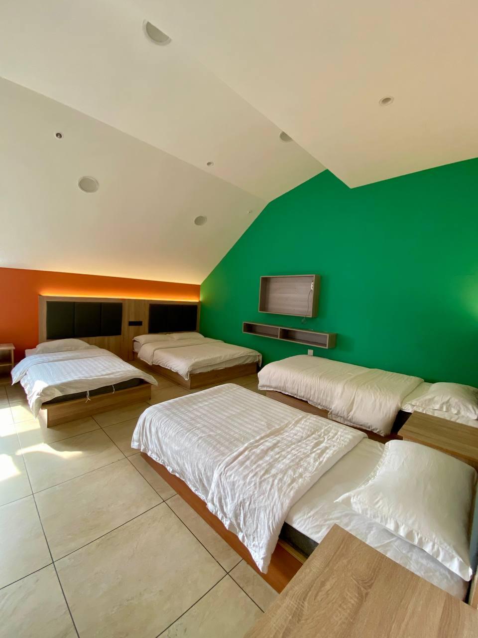 Фото Holiday Hotel