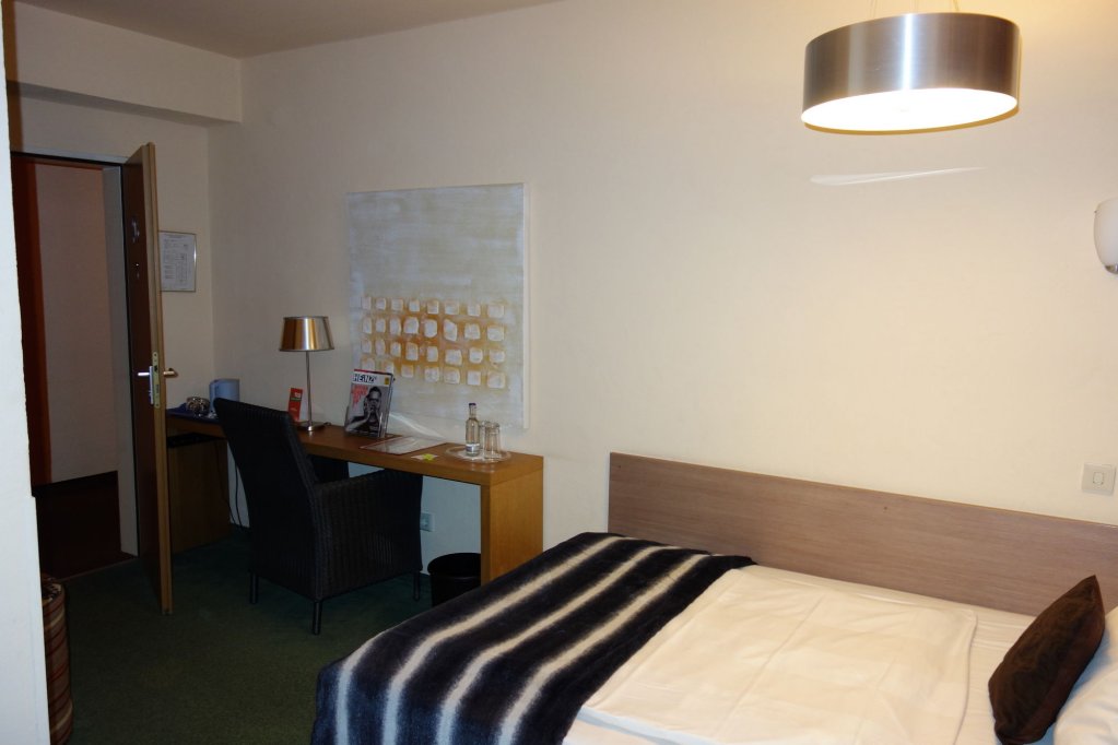 Фото B&b Hotel Dortmund-City