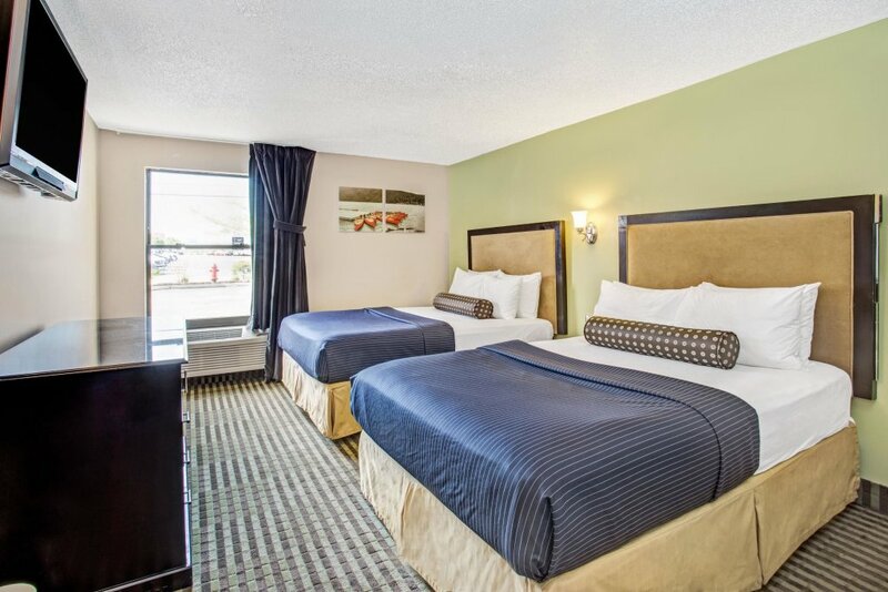 Гостиница Days Inn by Wyndham Great Lakes - N. Chicago