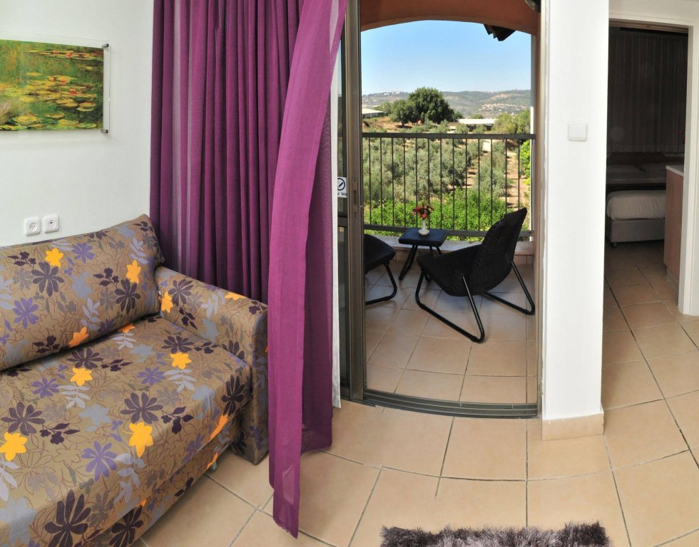 Фото Tzuba Hotel