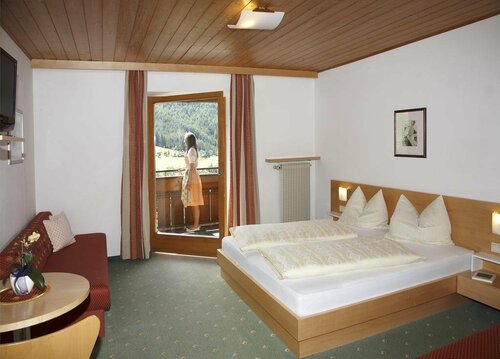 Внешний вид отеля Hotel Rommisa в Перче - Перке, фото 2