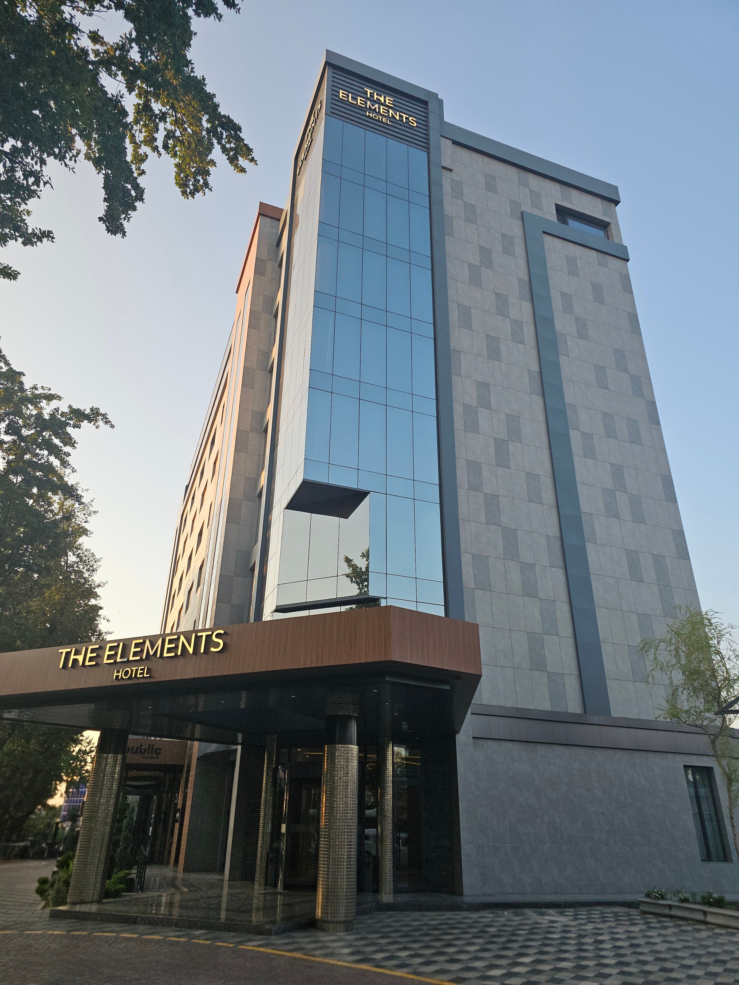 Фото The Elements Hotel