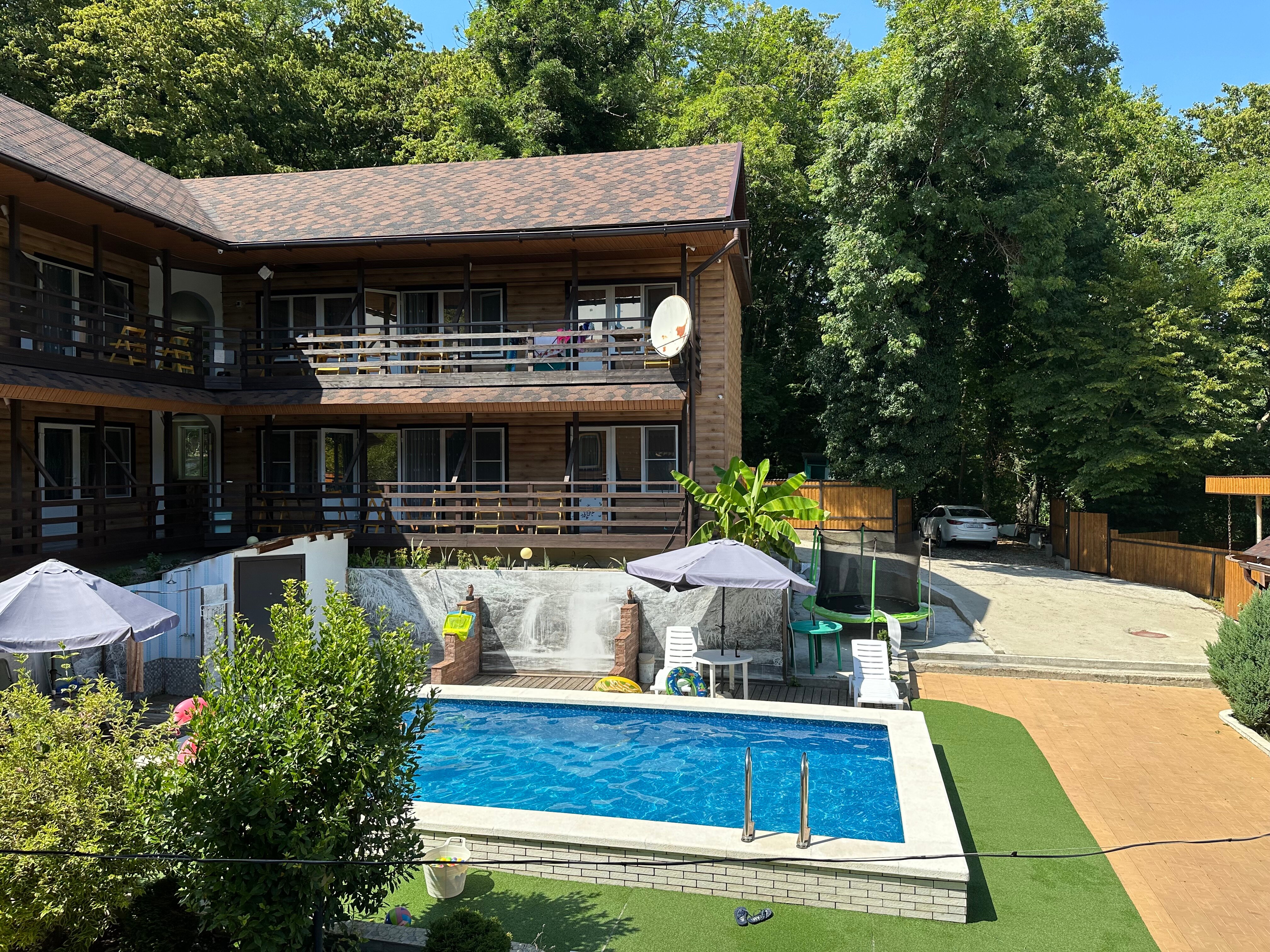 Фото отеля 2