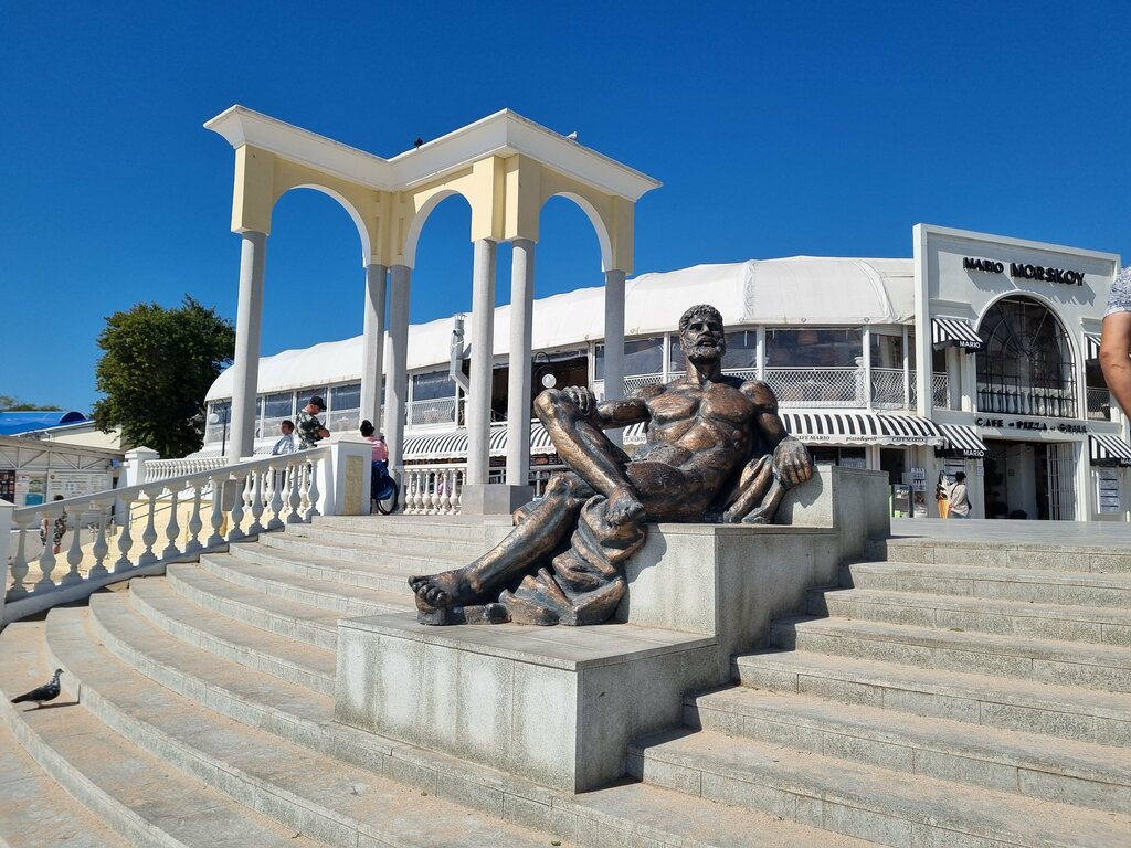 Genre sculpture Gerakl, Evpatoria, photo