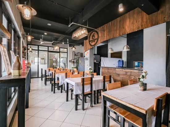 Фото Governor Forbes Inn