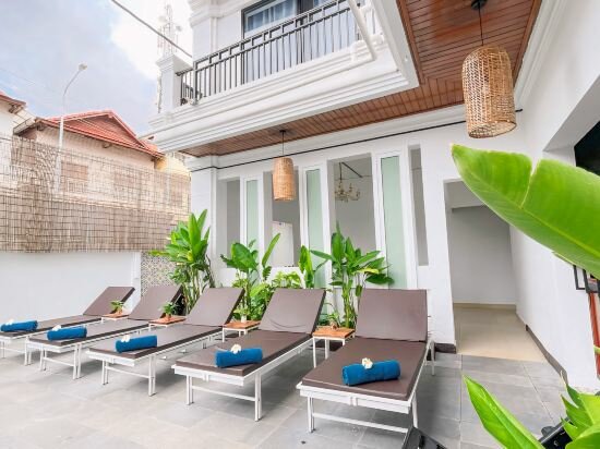 Фото The Center Point