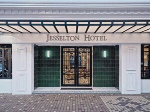 Гостиница The Jesselton Hotel