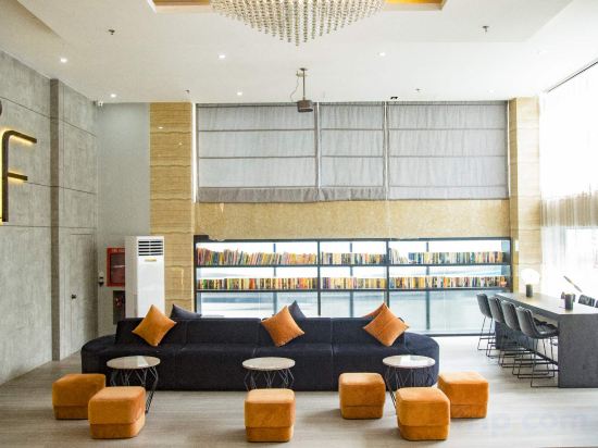 Фото Hotel Sanchaung