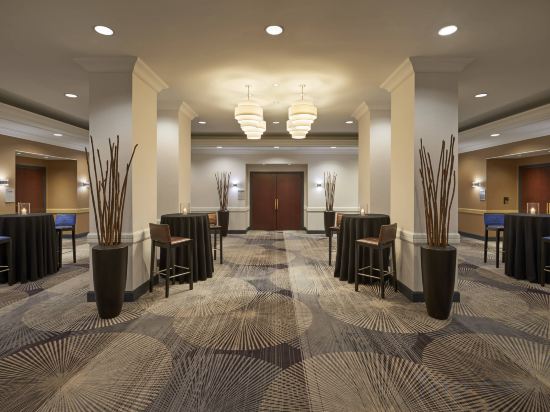 Фото Courtyard by Marriott Toronto Downtown