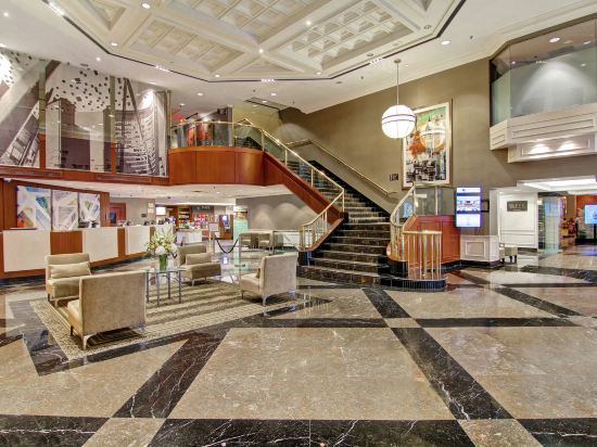 Фото DoubleTree by Hilton Hotel Toronto Downtown