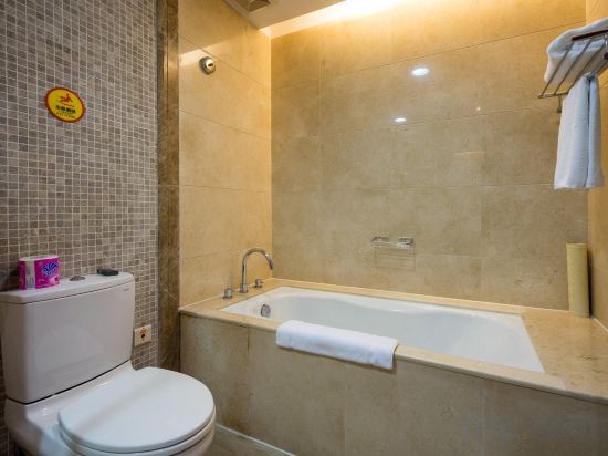 Фото Guangzhou Baiyun International Convention Center LN Dongfang Hotel