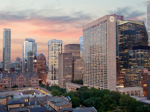 Внешний вид отеля Sheraton Centre Toronto Hotel в Торонто, фото 1