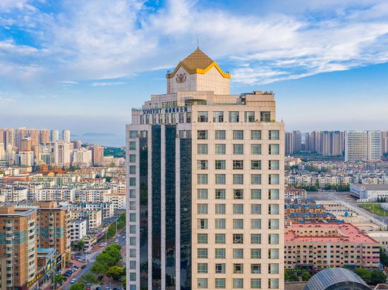 Фото Somerset Grand Central Dalian