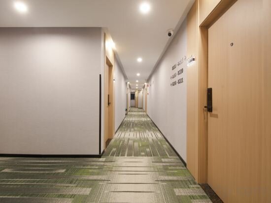 Фото GreenTree Inn Express Hotel