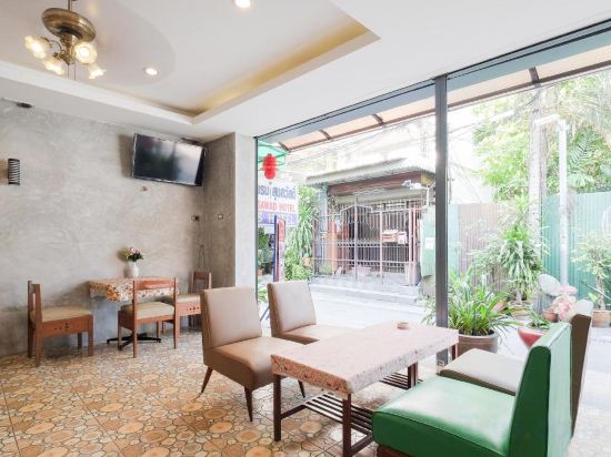 Фото Suksawad Hotel