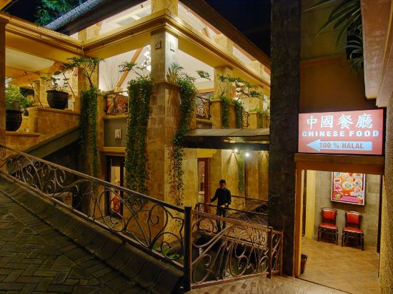 Фото Lotus Garden Hotel