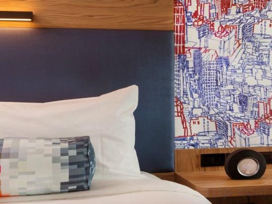 Фото Aloft New York LaGuardia Airport