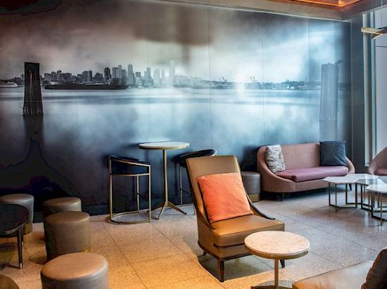 Фото The Charter Hotel Seattle, Curio Collection by Hilton