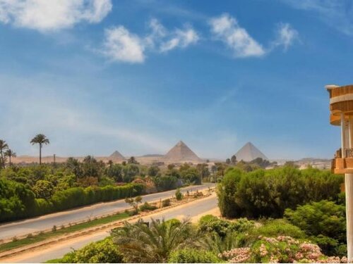 Pyramids Sunrise Inn