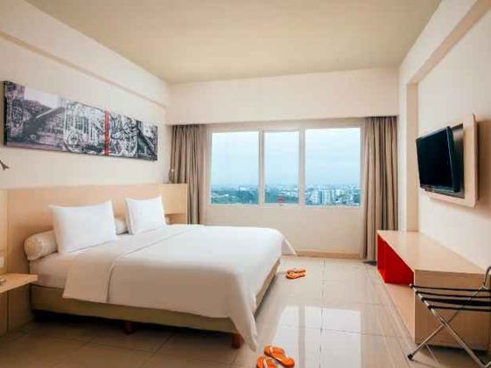 Фото Harris Hotel & Conventions Ciumbuleuit - Bandung