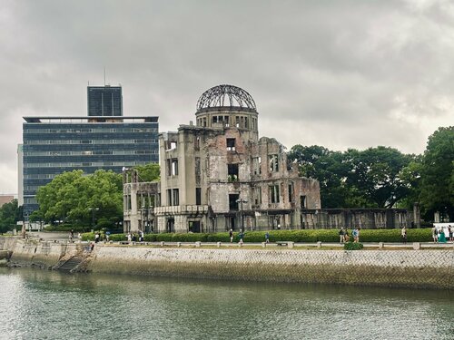 Unutulmaz olayların yeri Hiroshima Atomic Bomb Hypocenter Monument, Hiroşima, foto