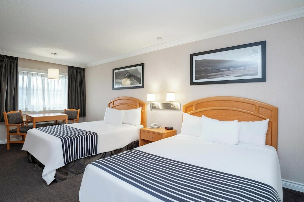 Фото Sandman Hotel Revelstoke