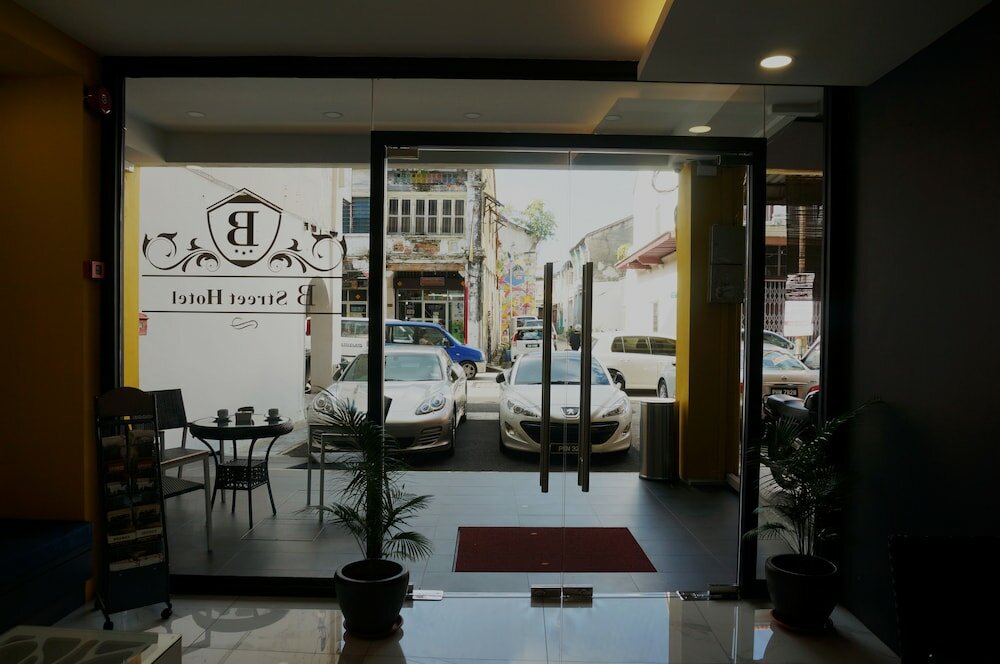 Фото B Street Hotel