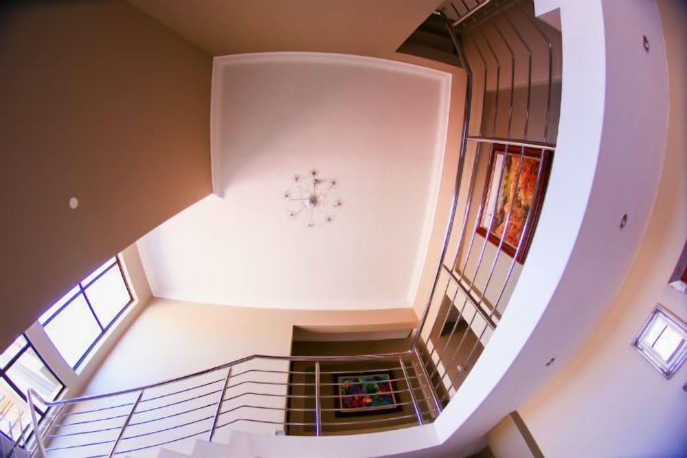 Фото Alabaster Box B&b