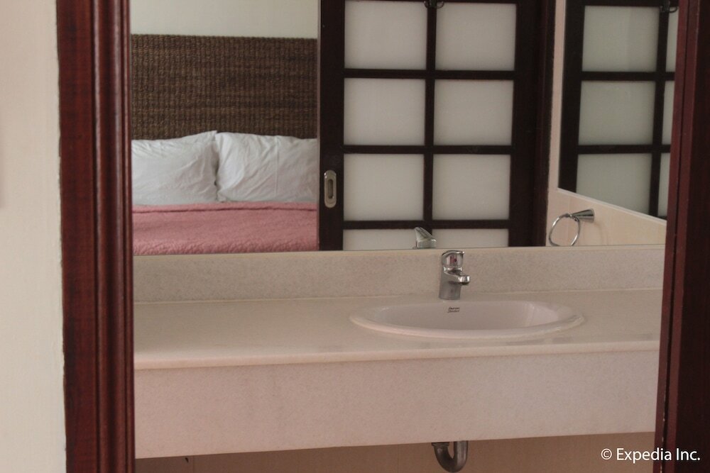 Фото Wild Orchid Beach Resort