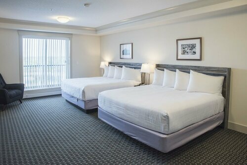 Гостиница Chateau Nova Yellowknife в Йеллоунайф