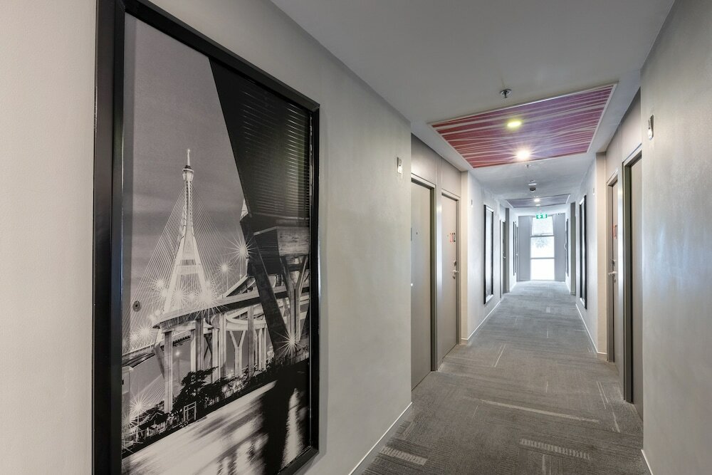 Фото Red Planet Bangkok Surawong