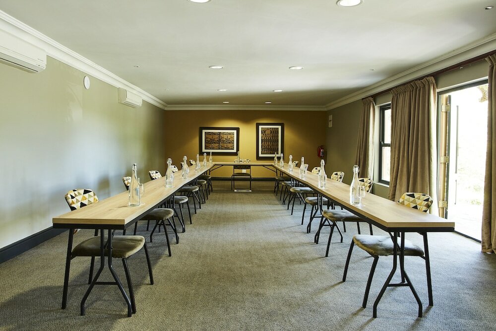 Фото The Devon Valley Hotel