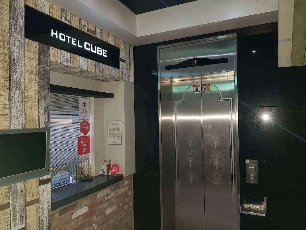 Фото Cube Hotel