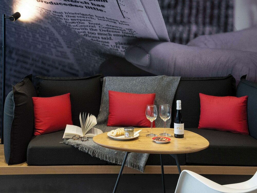 Фото ibis Paris Canal Saint-Martin Hotel