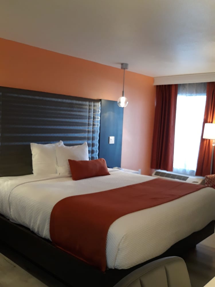 Фото Clarion Pointe El Cajon San Diego East