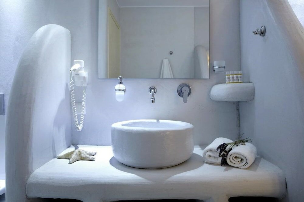 Фото Hotel Mediterranean