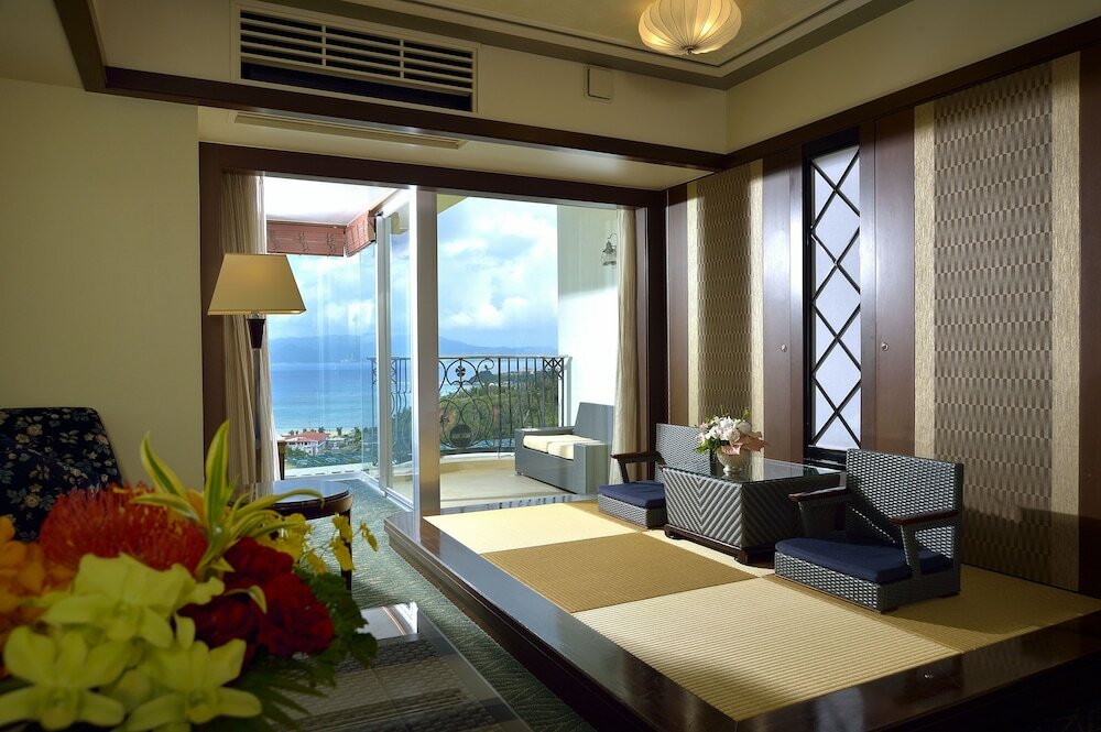 Фото Okinawa Kariyushi Resort Exes Onna