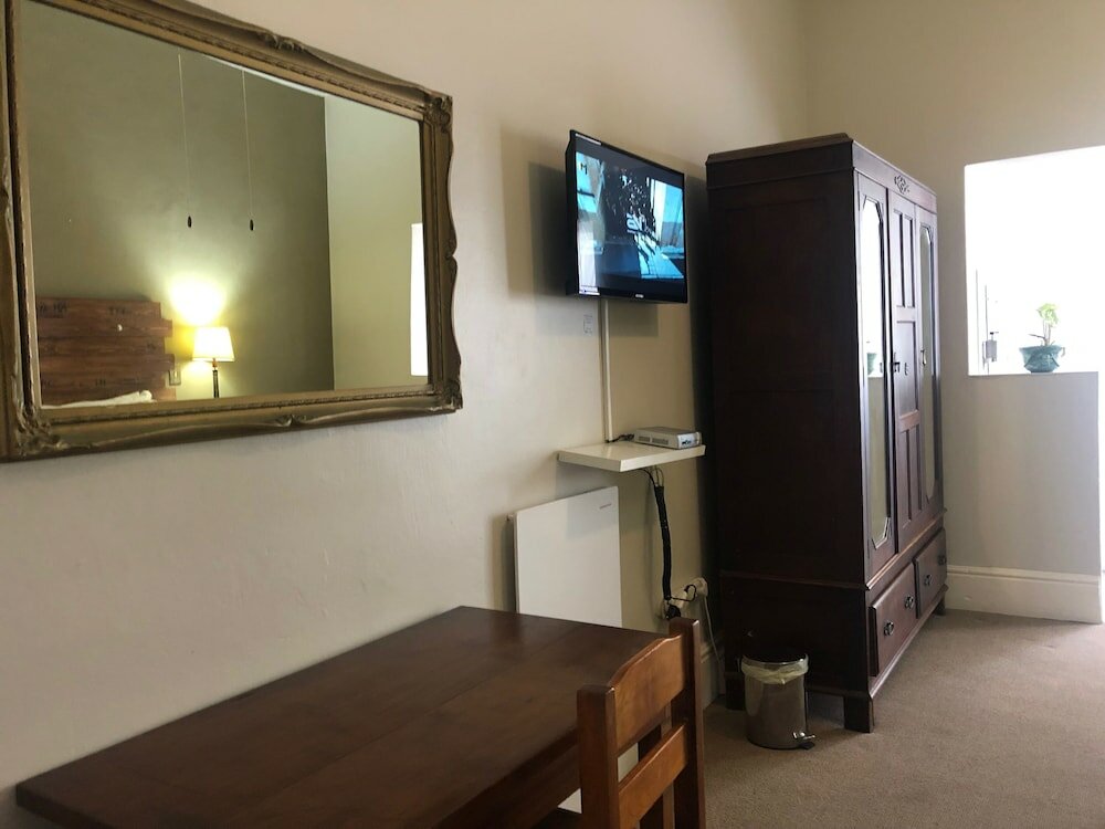 Фото Selborne Bed and Breakfast