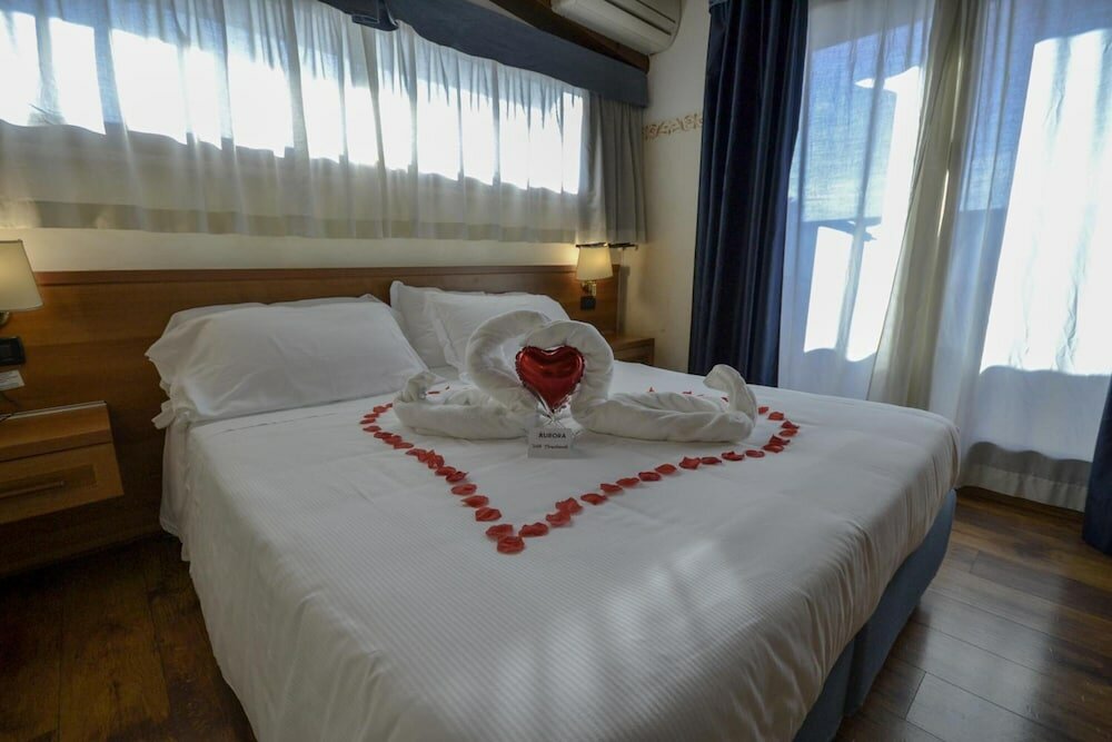 Фото Hotel Aurora