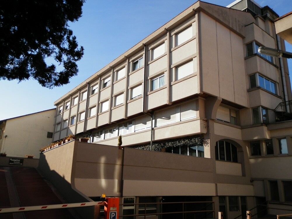 Фото Augustus Hotel