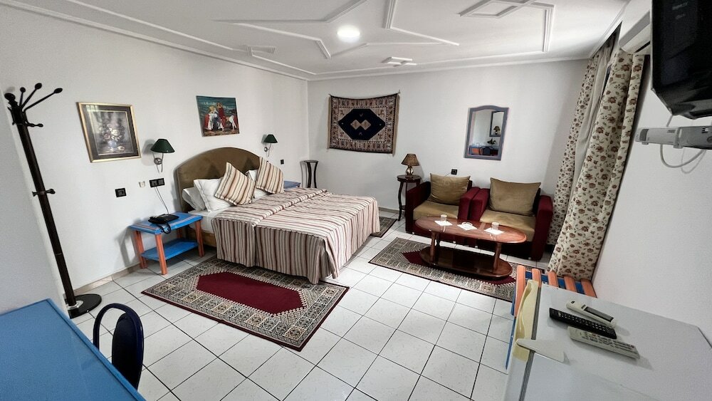 Фото Hotel Annakhil